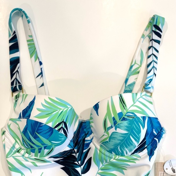 White tropical one piece swim printed blue/green leaf, molded cups adjustable - Picture 3 of 8